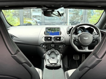 Used Aston Martin Vantage 2018 for sale - 75141649: Photo
