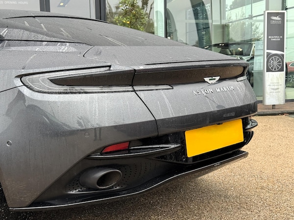 Used Aston Martin DB11 2021 for sale - 76153037: Photo 11