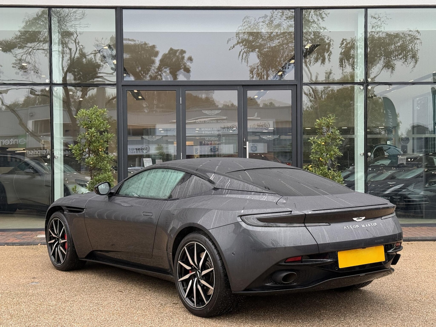 Used Aston Martin DB11 2021 for sale - 76153037: Photo 14