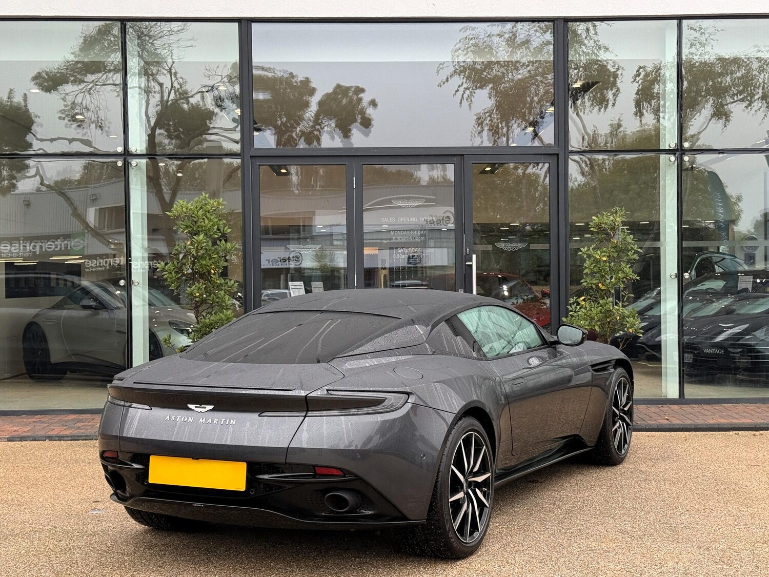 Used Aston Martin DB11 2021 for sale - 76153037: Photo 16