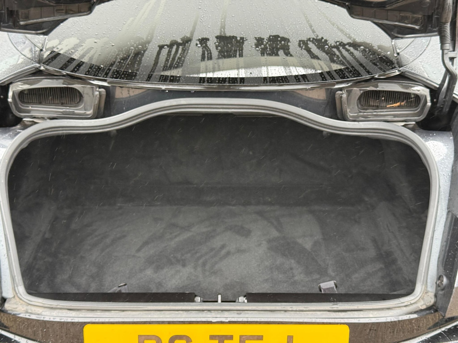 Used Aston Martin DB11 2021 for sale - 76153037: Photo 17