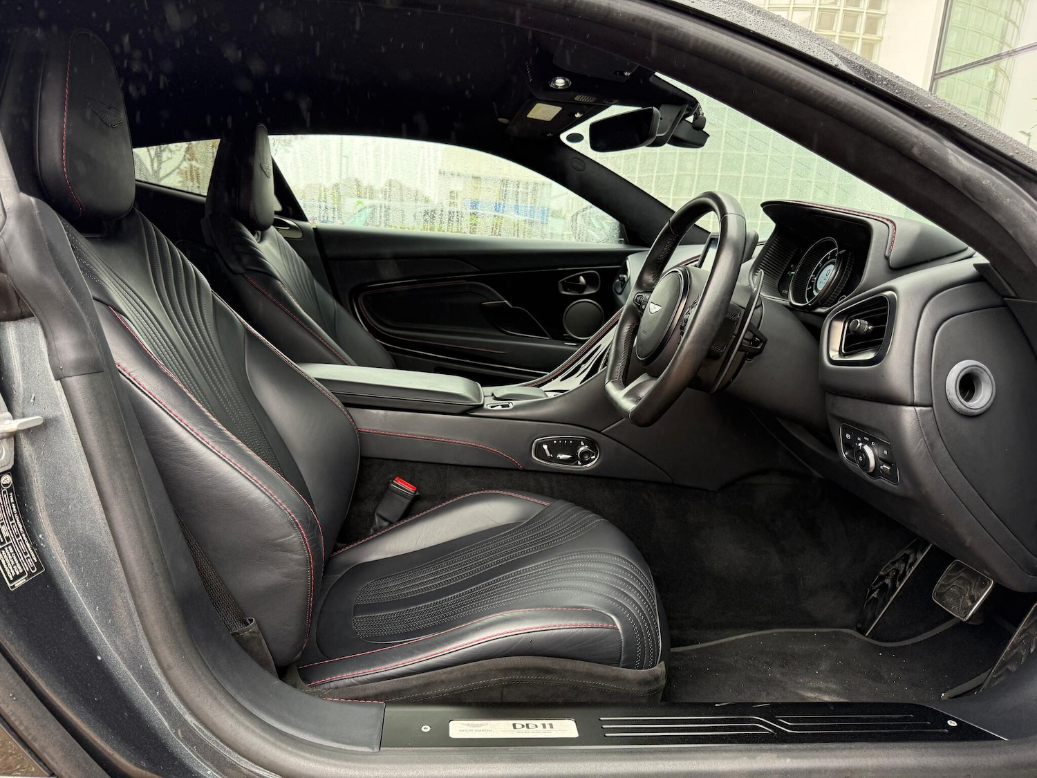 Used Aston Martin DB11 2021 for sale - 76153037: Photo 19