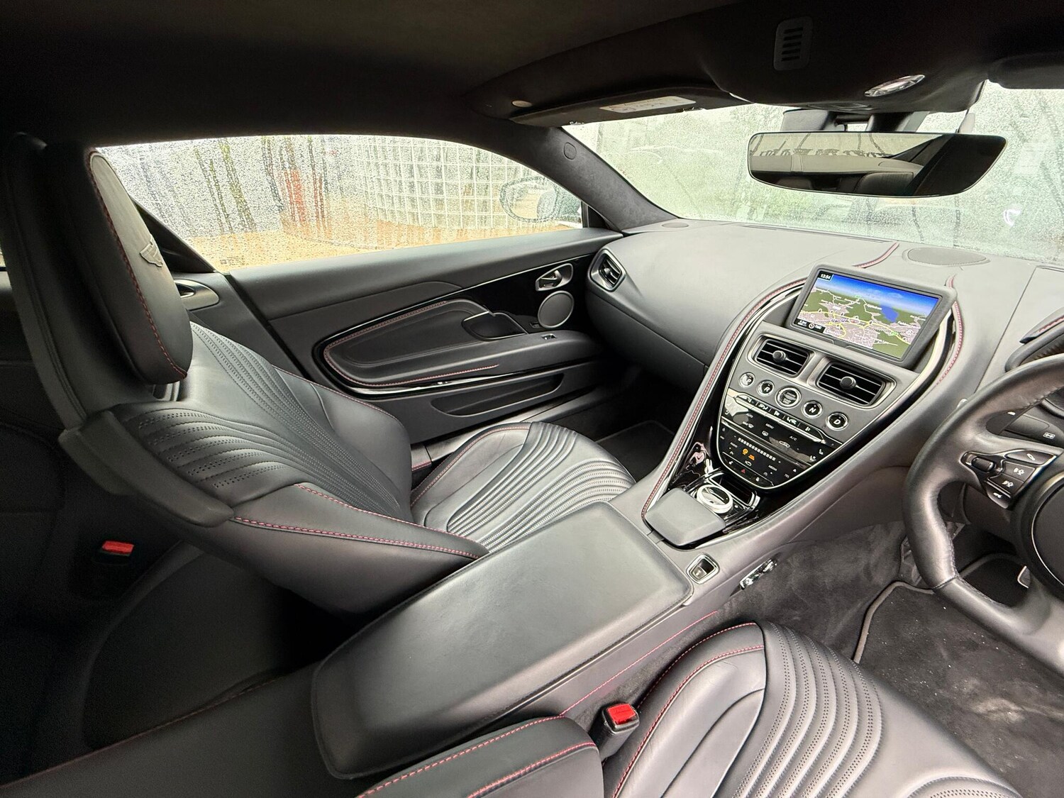 Used Aston Martin DB11 2021 for sale - 76153037: Photo 21