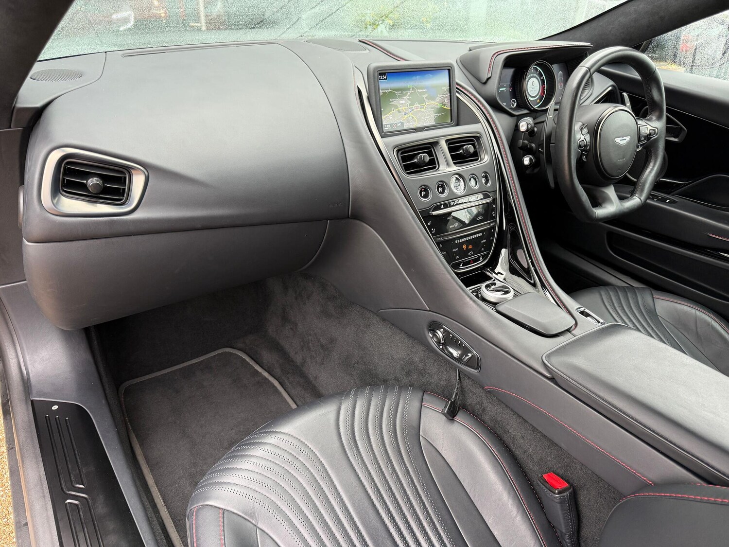 Used Aston Martin DB11 2021 for sale - 76153037: Photo 25