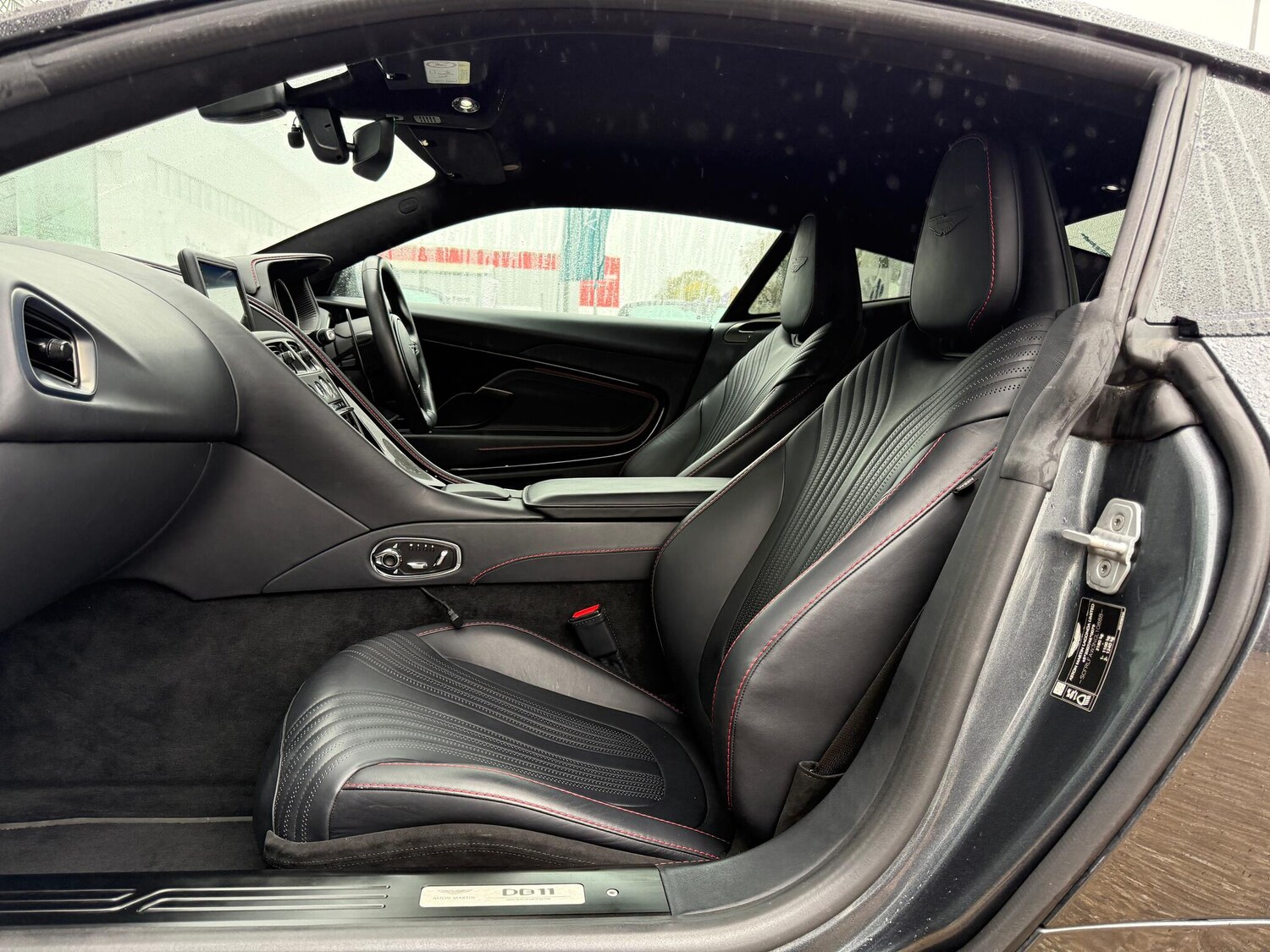 Used Aston Martin DB11 2021 for sale - 76153037: Photo 26