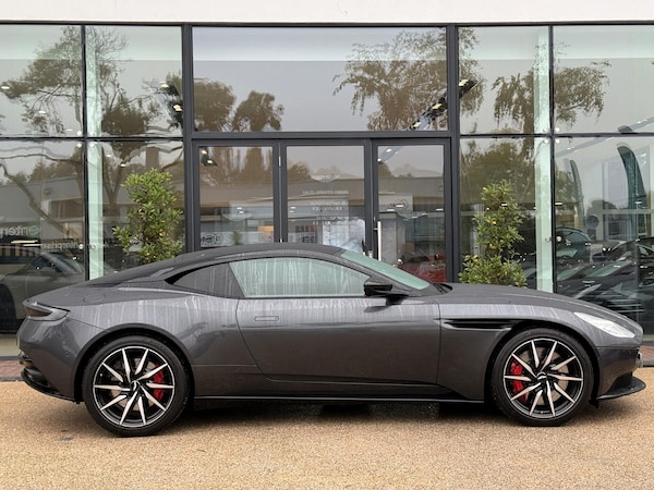 Used Aston Martin DB11 2021 for sale - 76153037: Photo 2
