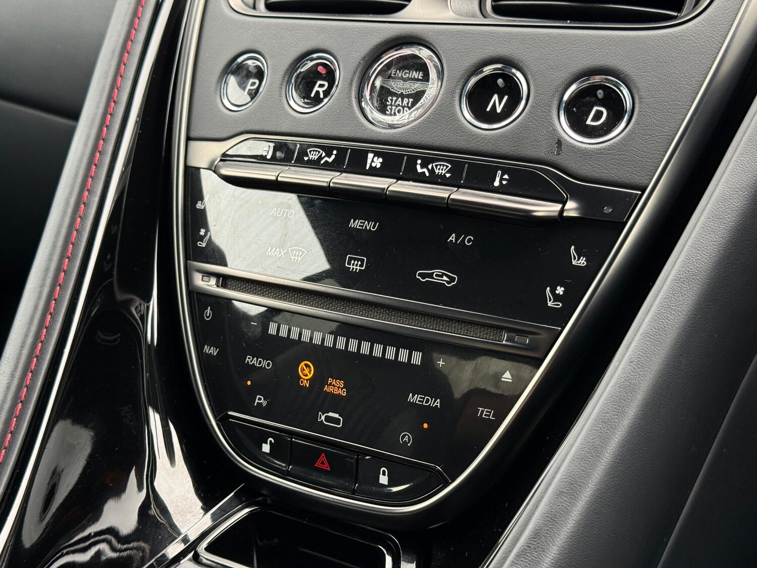 Used Aston Martin DB11 2021 for sale - 76153037: Photo 33