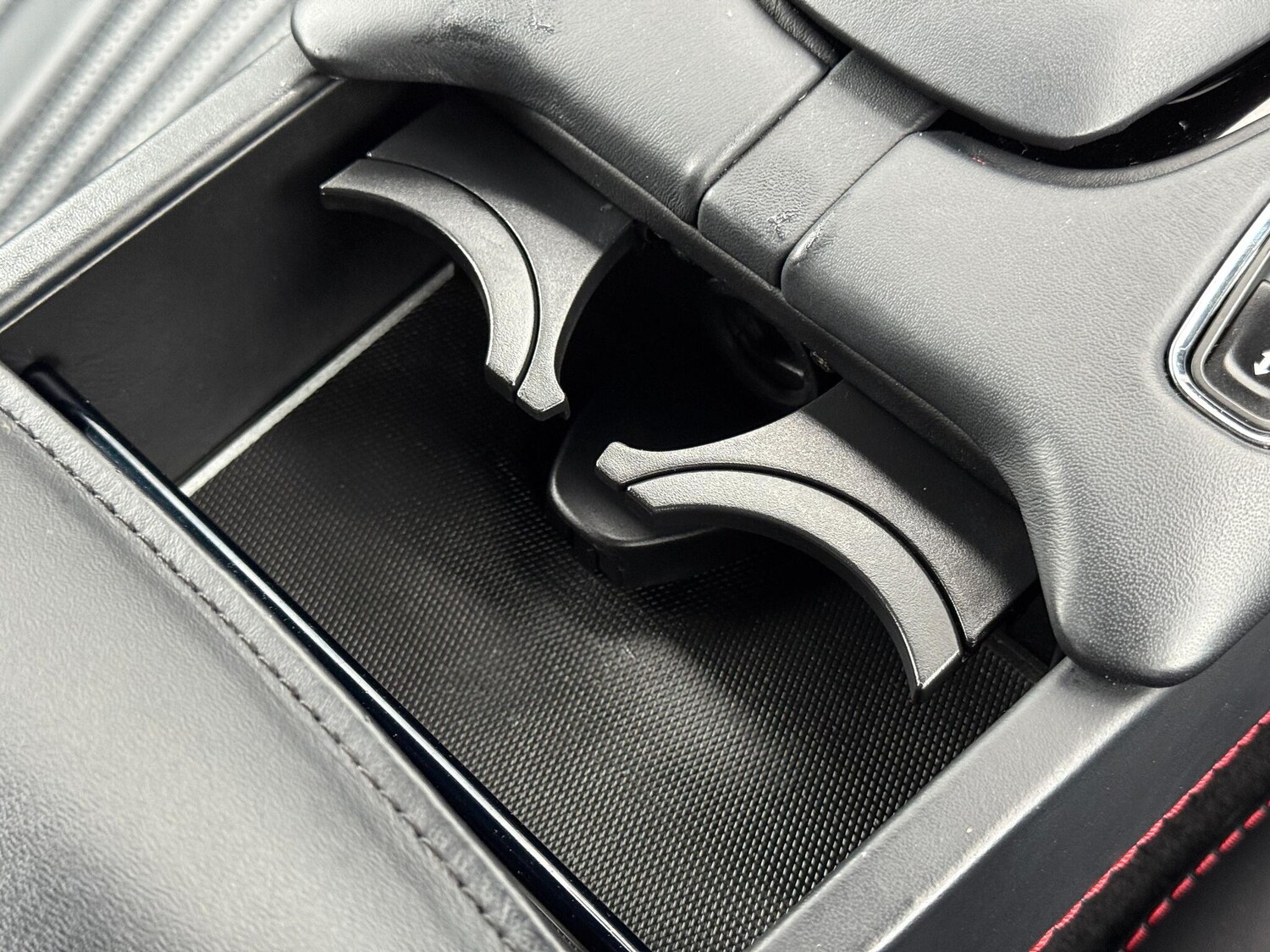 Used Aston Martin DB11 2021 for sale - 76153037: Photo 35