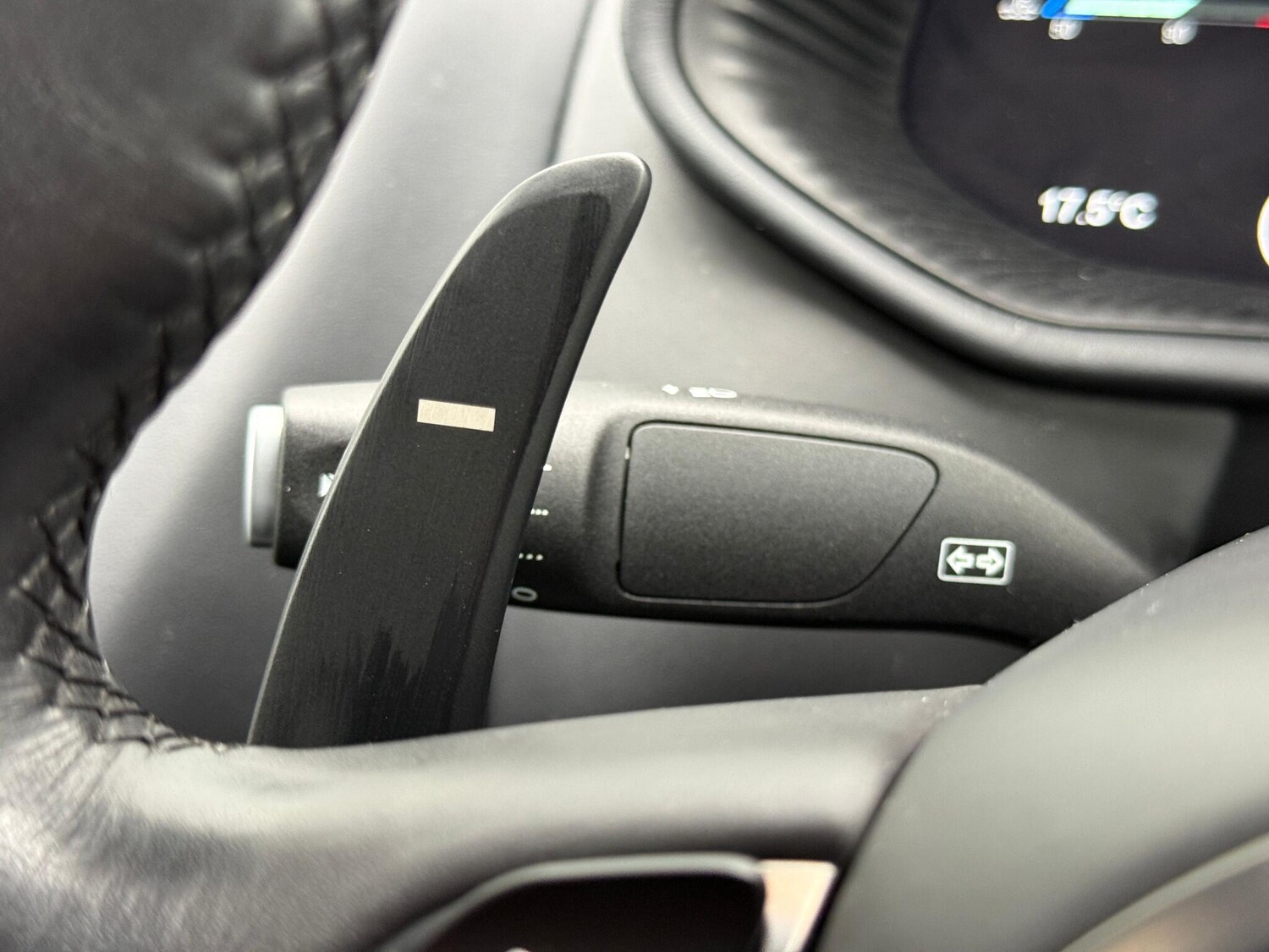 Used Aston Martin DB11 2021 for sale - 76153037: Photo 38