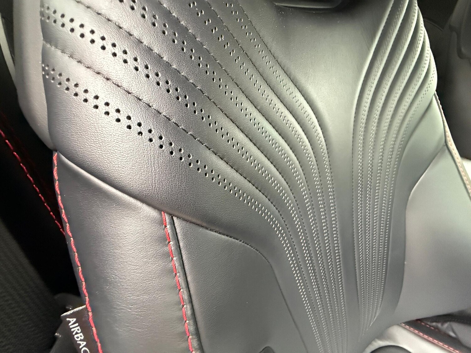 Used Aston Martin DB11 2021 for sale - 76153037: Photo 45