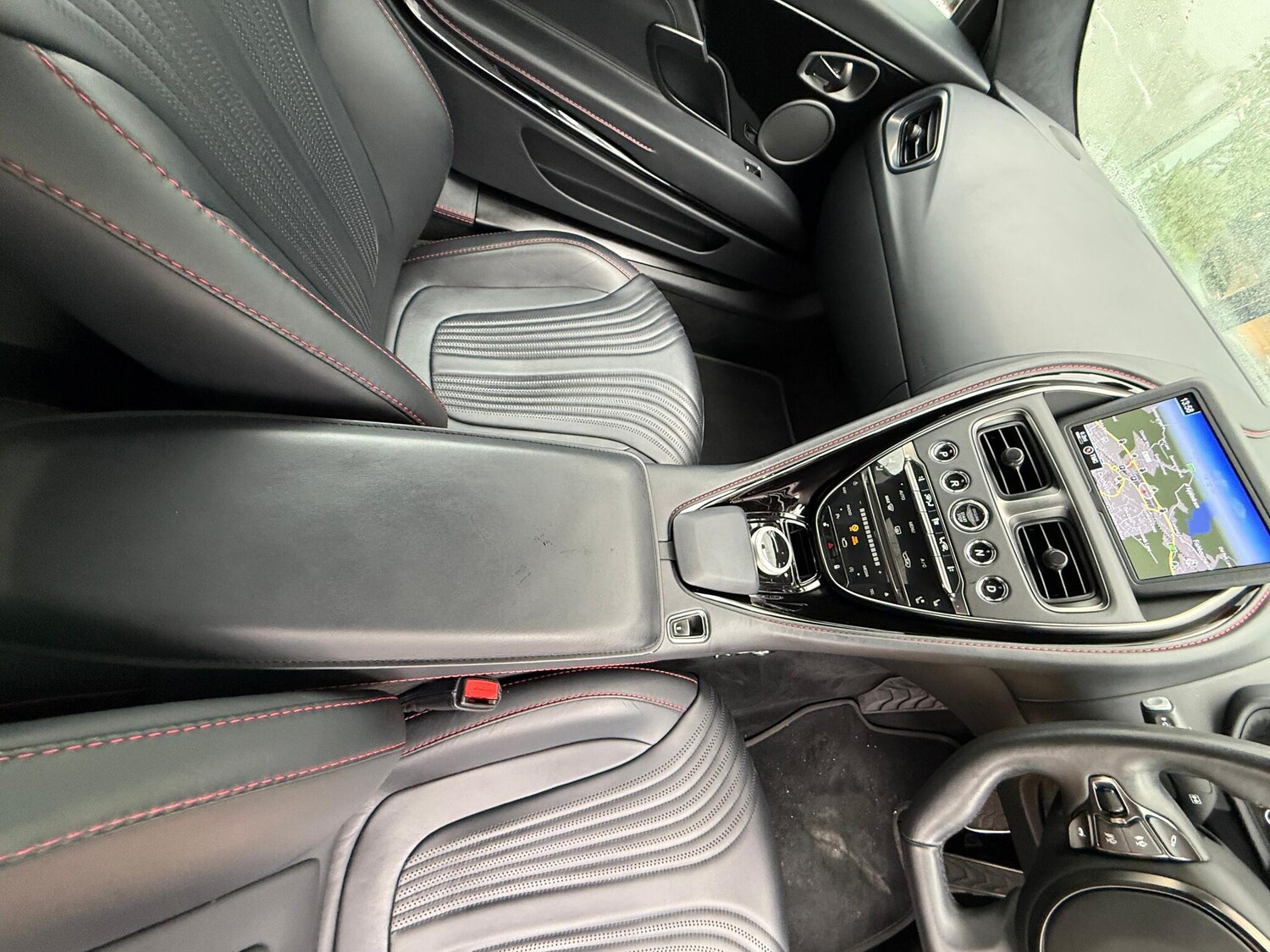 Used Aston Martin DB11 2021 for sale - 76153037: Photo 46