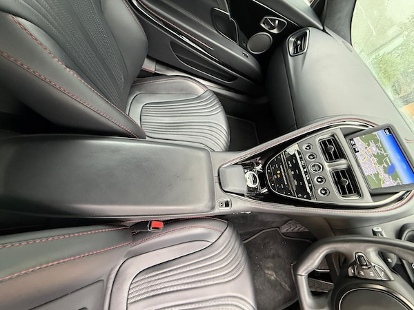 Used Aston Martin DB11 2021 for sale - 76153037: Photo 46