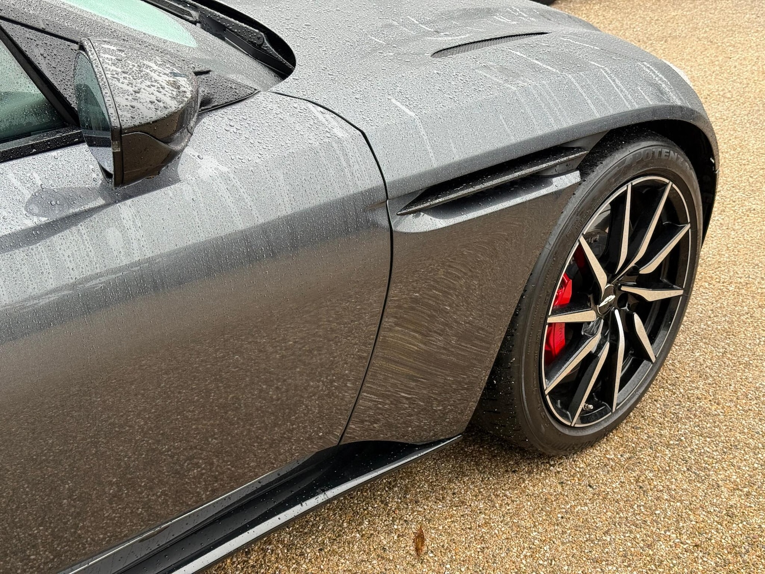 Used Aston Martin DB11 2021 for sale - 76153037: Photo 9