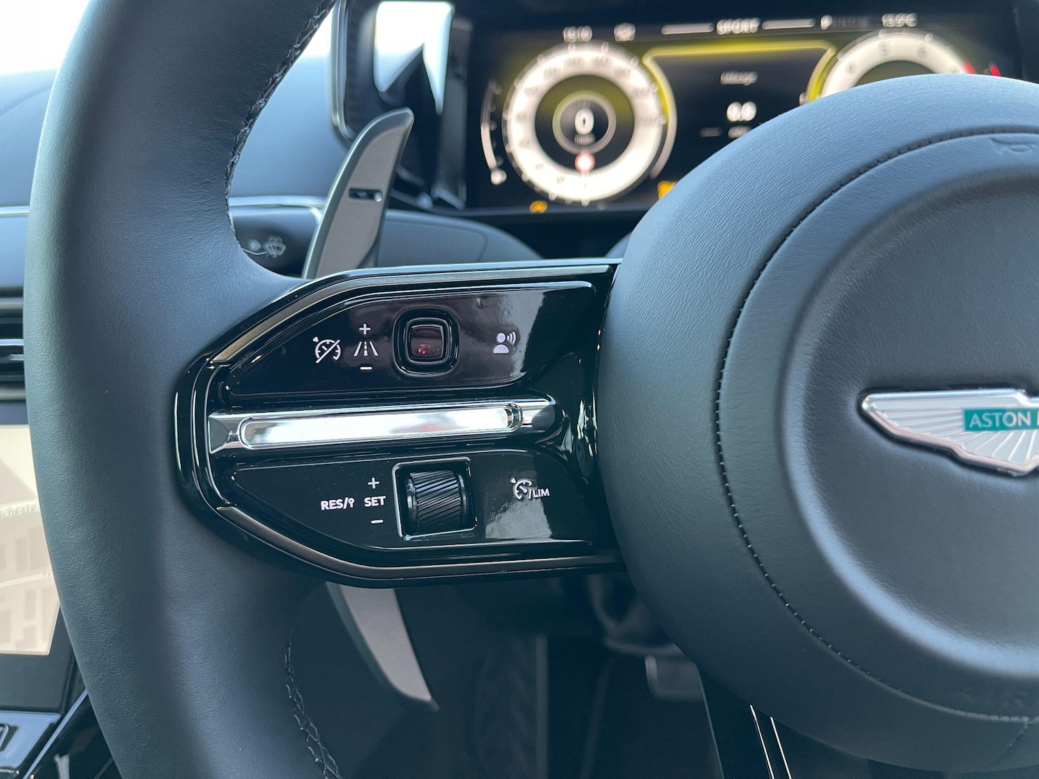 Used Aston Martin Vantage 2025 for sale - 76926652: Photo 32