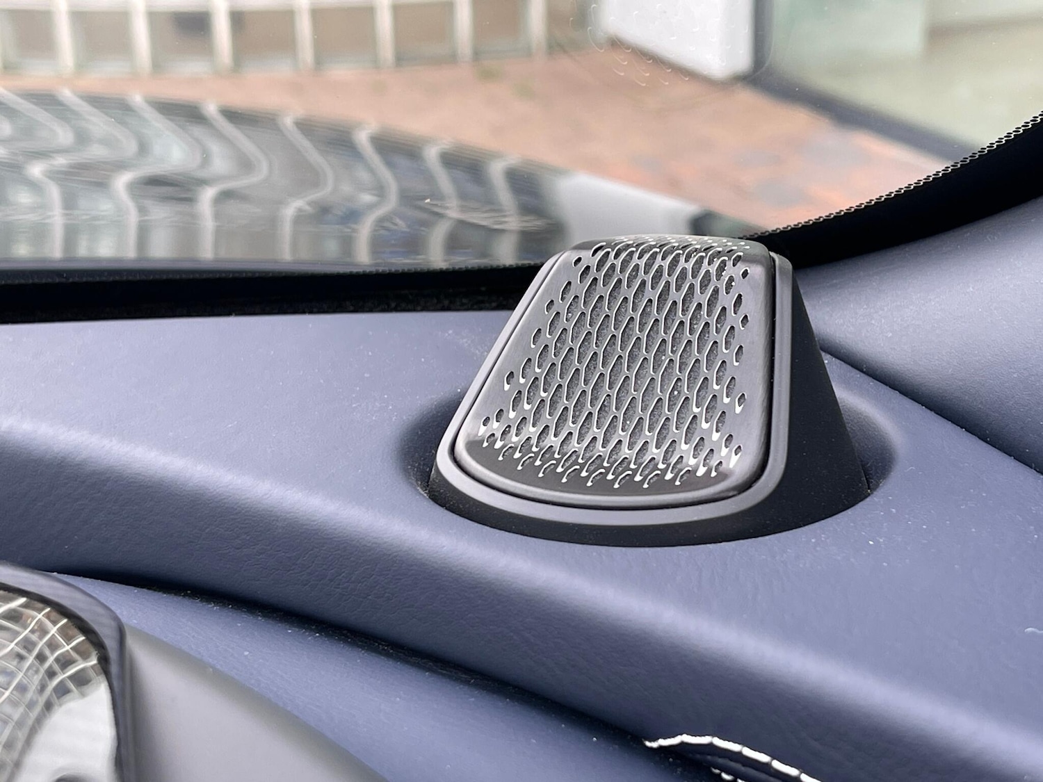 Used Aston Martin DBX 2024 for sale - 76359927: Photo 24
