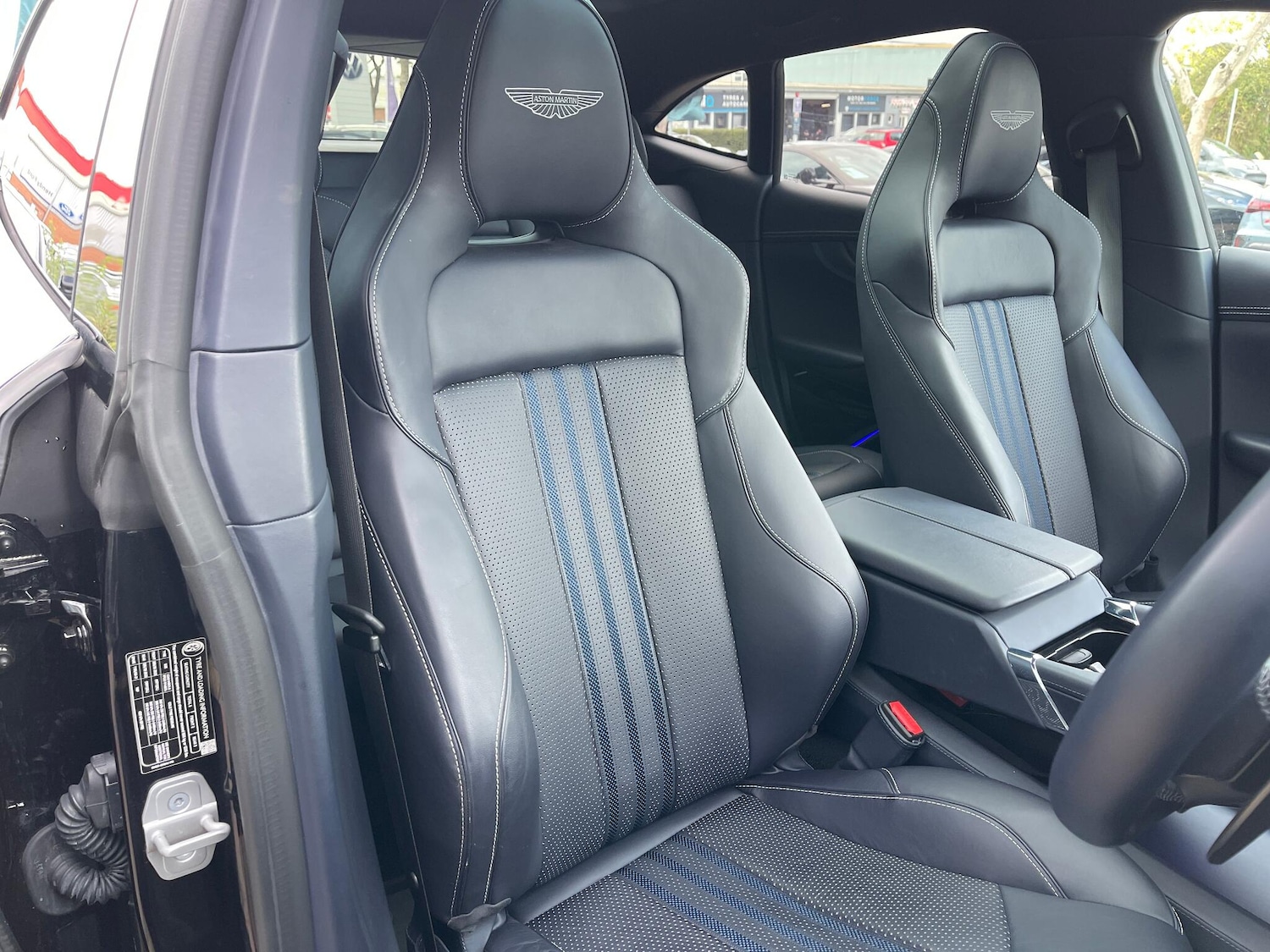 Used Aston Martin DBX 2024 for sale - 76359927: Photo 29