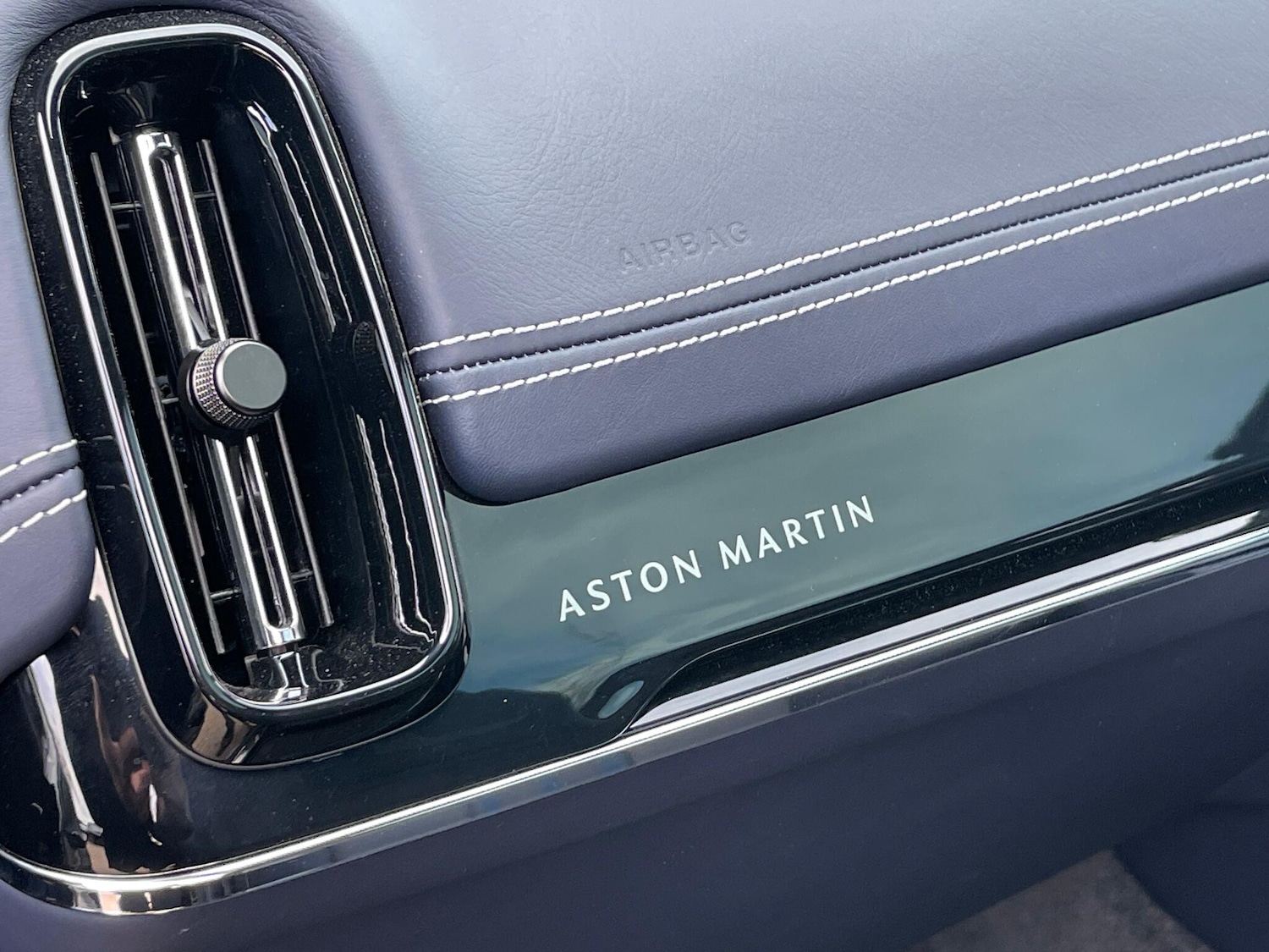 Used Aston Martin DBX 2024 for sale - 76359927: Photo 31
