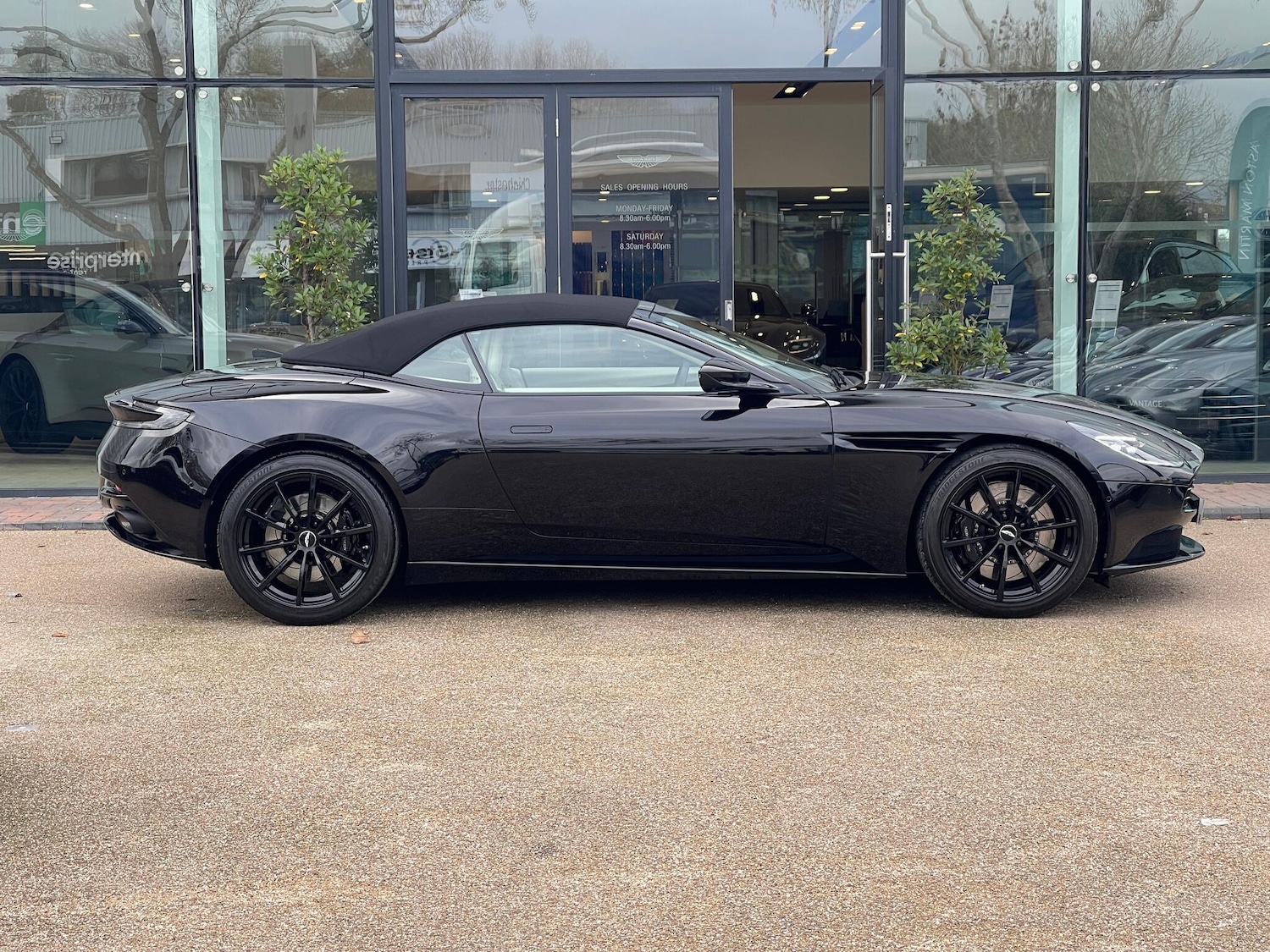 Used Aston Martin DB11 2021 for sale - 76457464: Photo 13