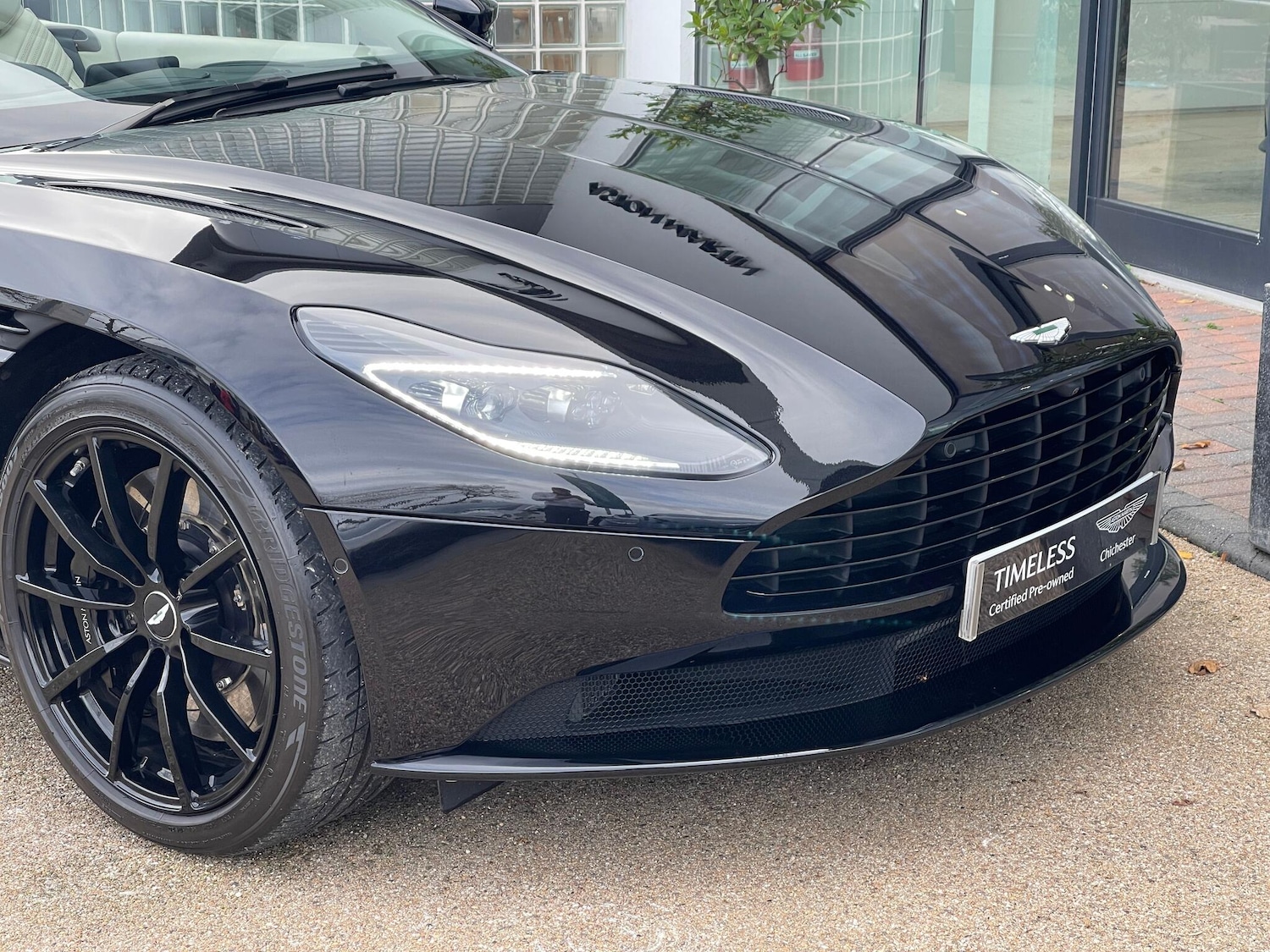 Used Aston Martin DB11 2021 for sale - 76457464: Photo 15