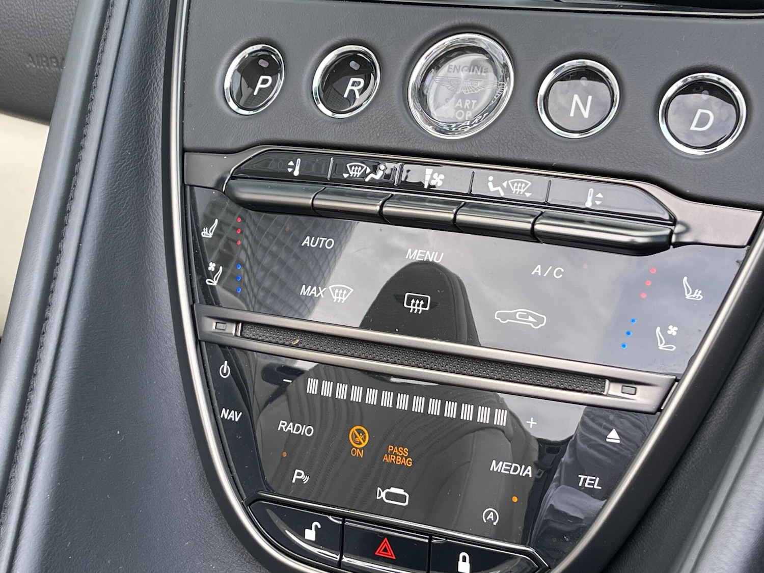 Used Aston Martin DB11 2021 for sale - 76457464: Photo 18