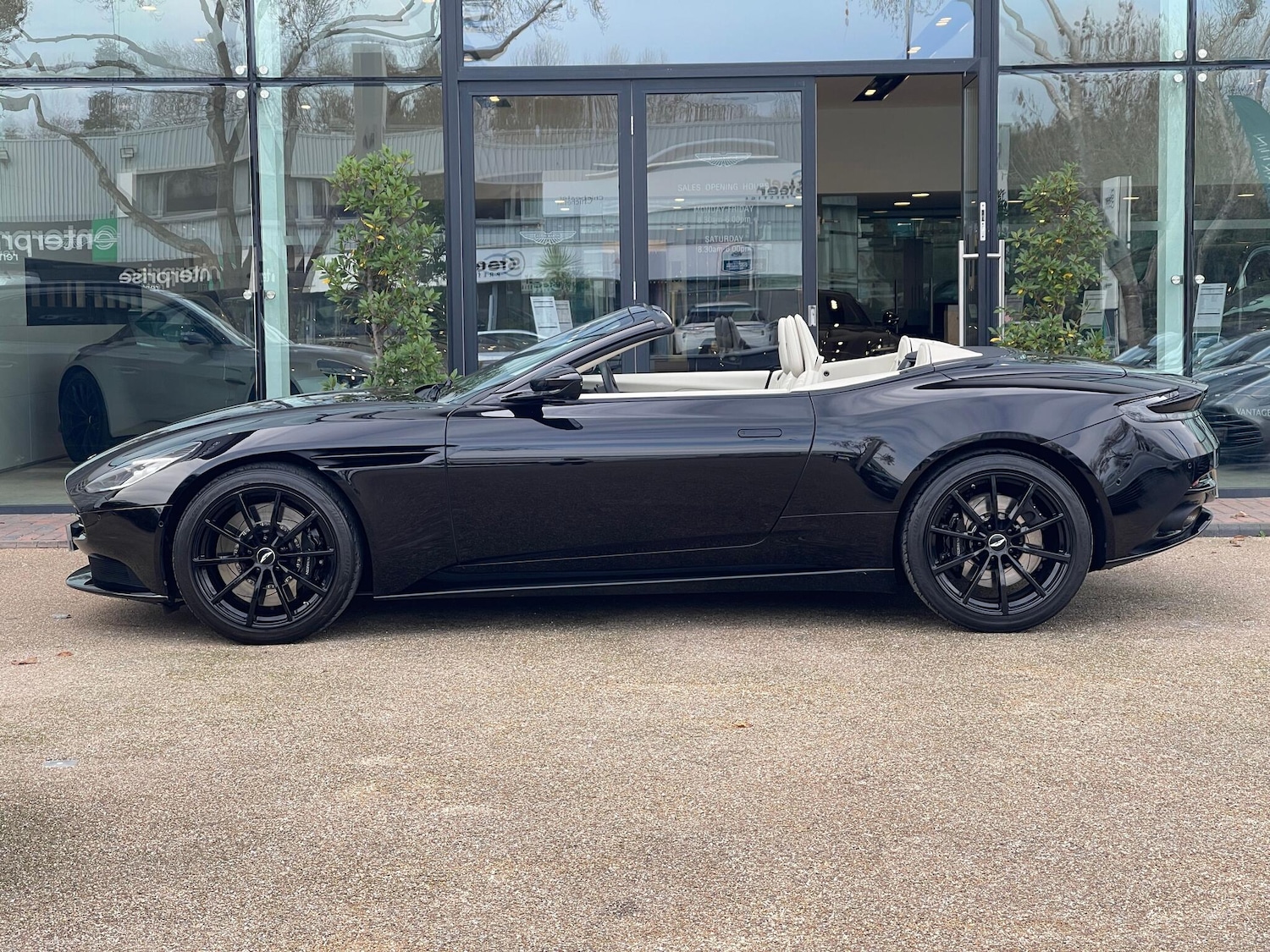 Used Aston Martin DB11 2021 for sale - 76457464: Photo 22