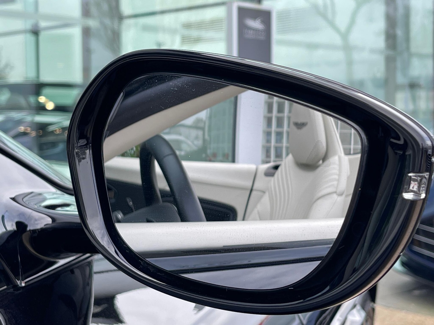 Used Aston Martin DB11 2021 for sale - 76457464: Photo 35