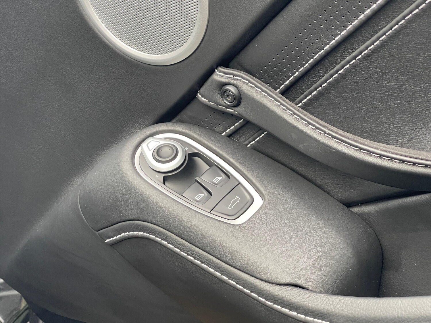 Used Aston Martin Vantage 2021 for sale - 76398212: Photo 25