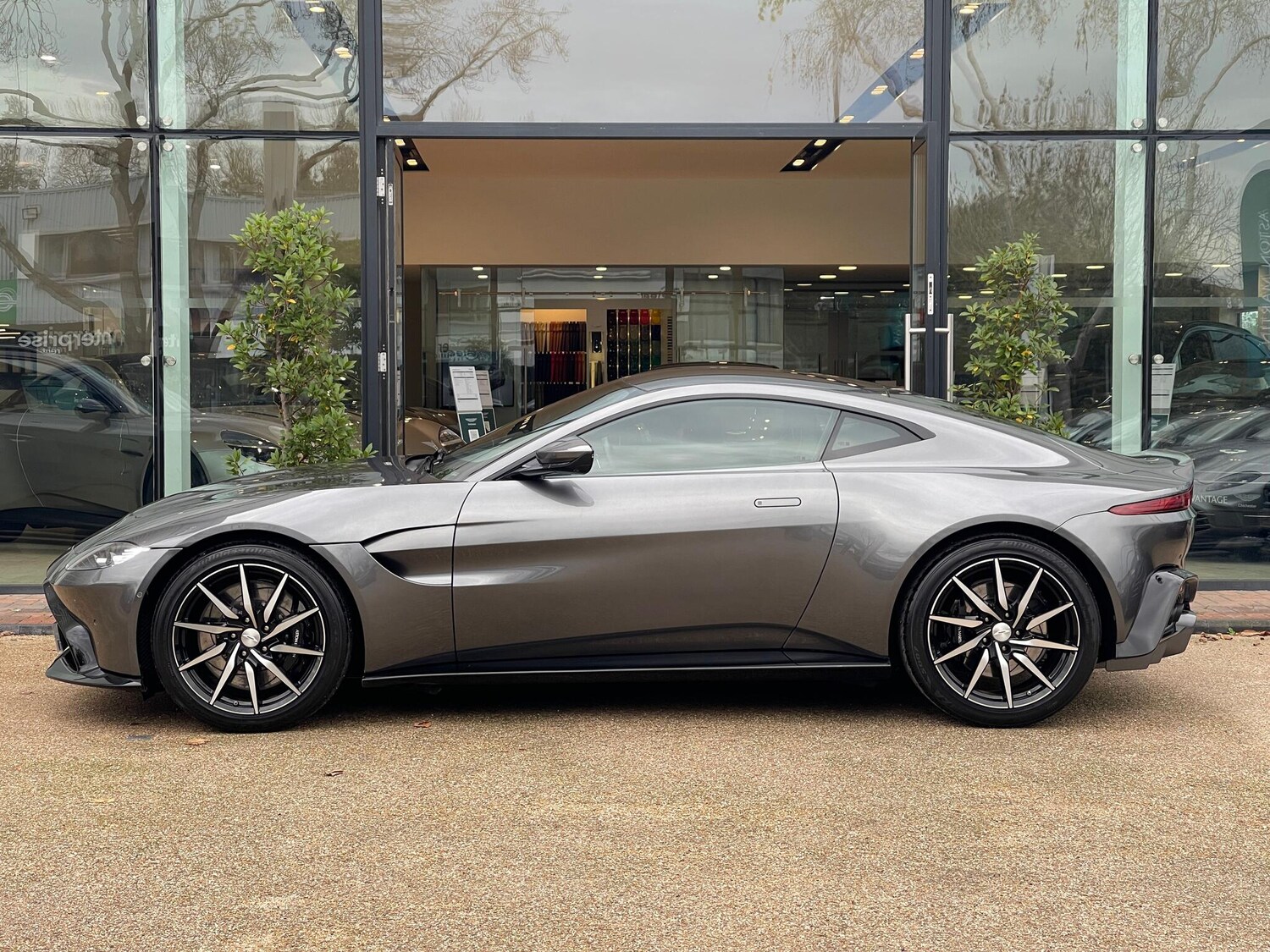 Used Aston Martin Vantage 2021 for sale - 76398212: Photo 34