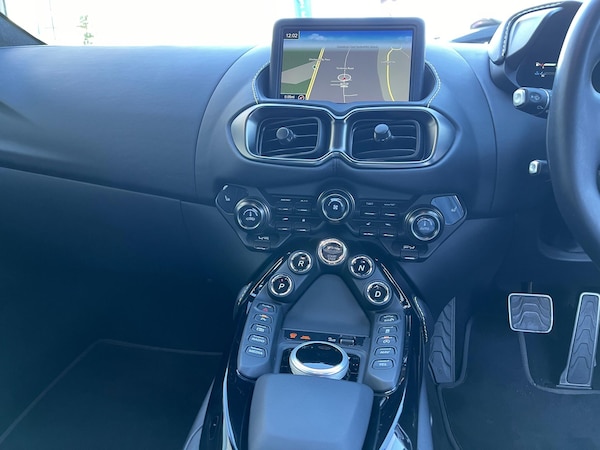 Used Aston Martin Vantage 2022 for sale - 76294632: Photo 10