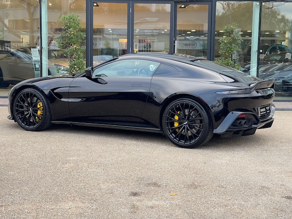 Used Aston Martin Vantage 2022 for sale - 76294632: Photo 2