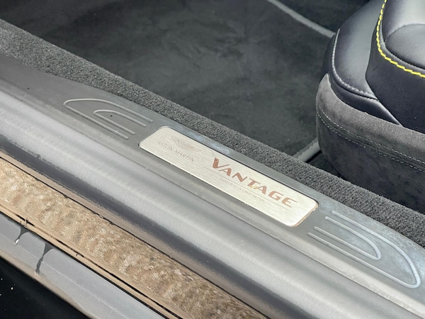 Used Aston Martin Vantage 2022 for sale - 76294632: Photo 34