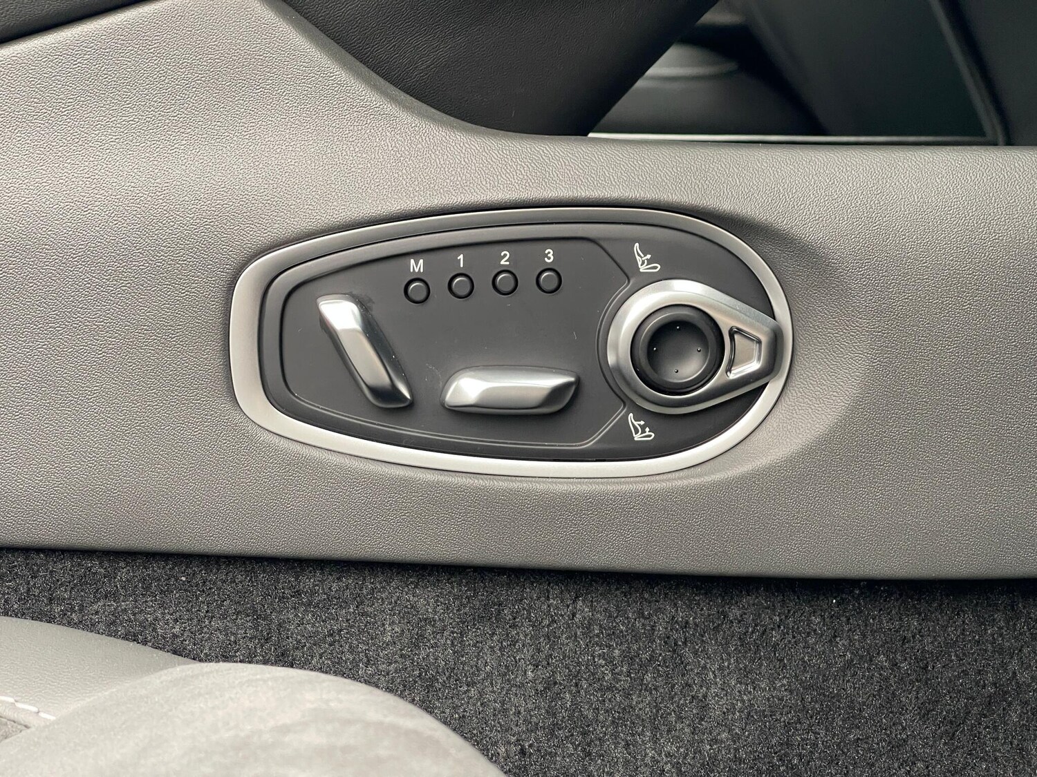 Used Aston Martin V8 2025 for sale - 76801651: Photo 18