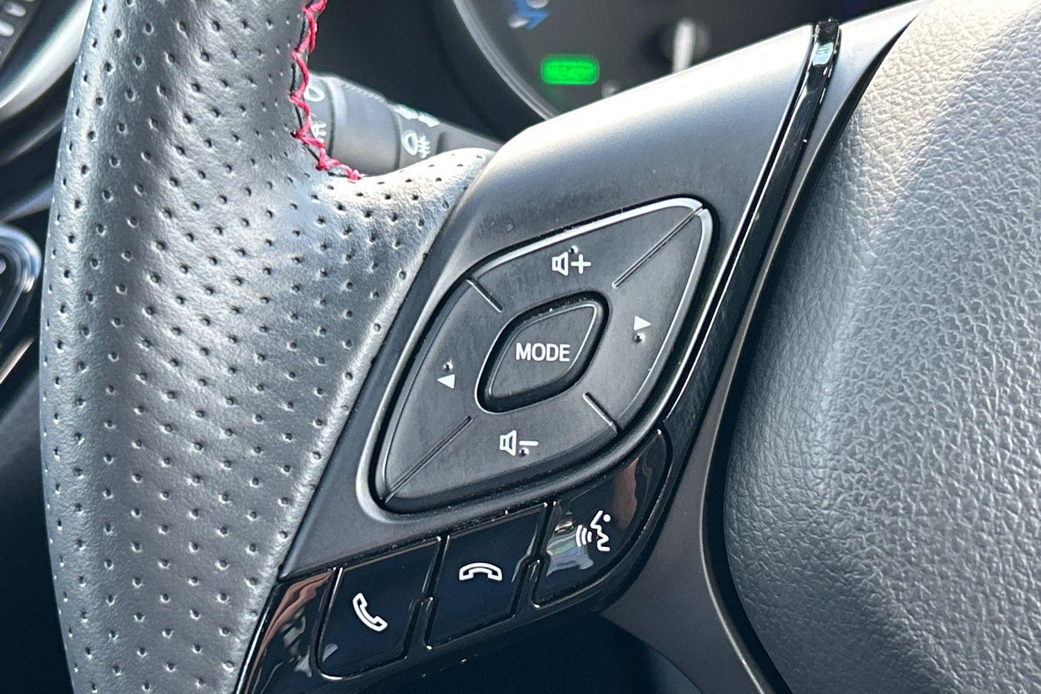 Used Toyota C-HR 2022 for sale - 76613196: Photo 65