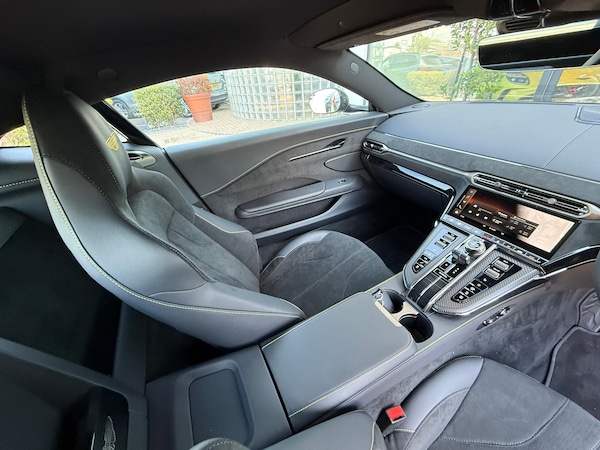 Used Aston Martin Vantage 2025 for sale - 75224464: Photo 23