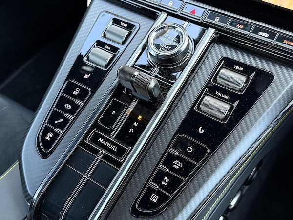 Used Aston Martin Vantage 2025 for sale - 75224464: Photo 33