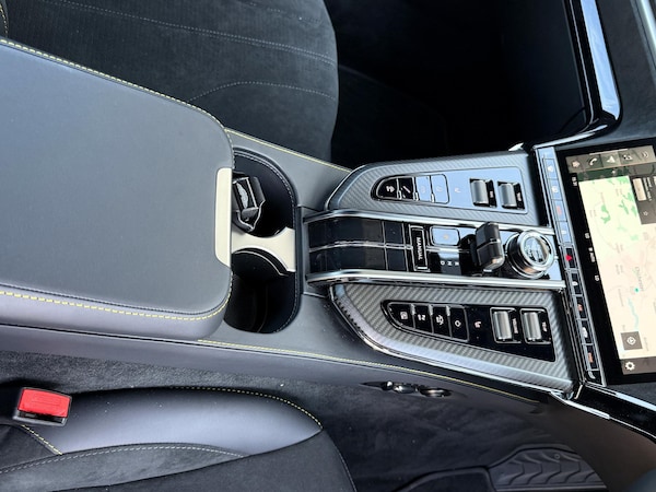 Used Aston Martin Vantage 2025 for sale - 75224464: Photo 45