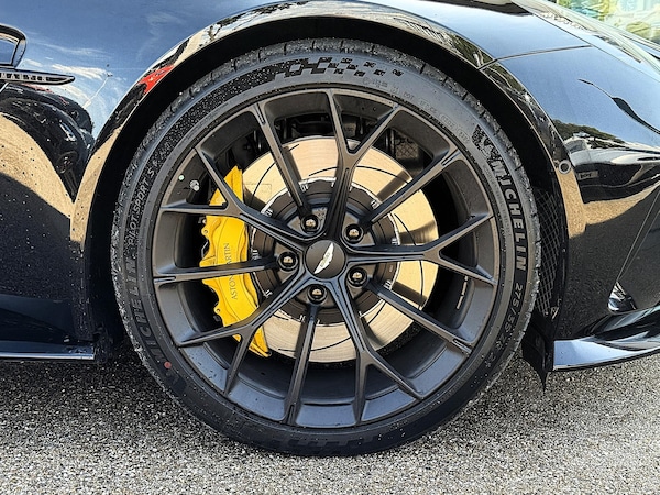 Used Aston Martin Vantage 2025 for sale - 75224464: Photo 4