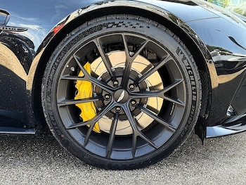 Used Aston Martin Vantage 2025 for sale - 75224464: Photo