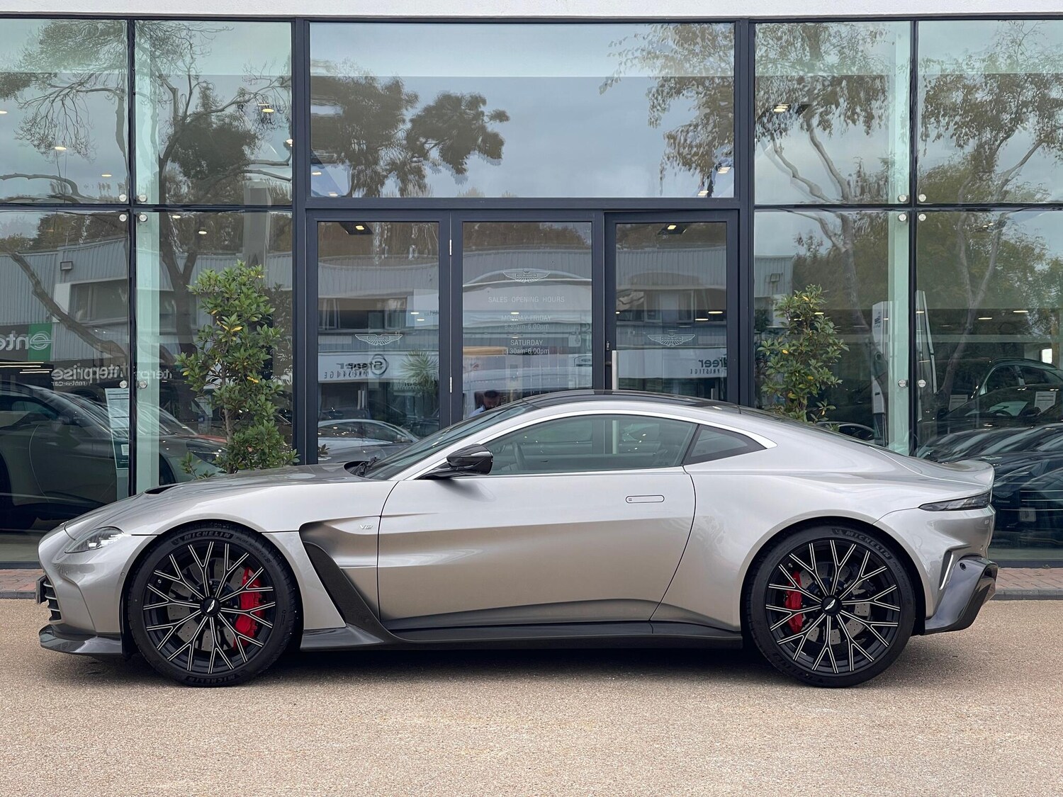 Used Aston Martin Vantage 2022 for sale - 76295002: Photo 16
