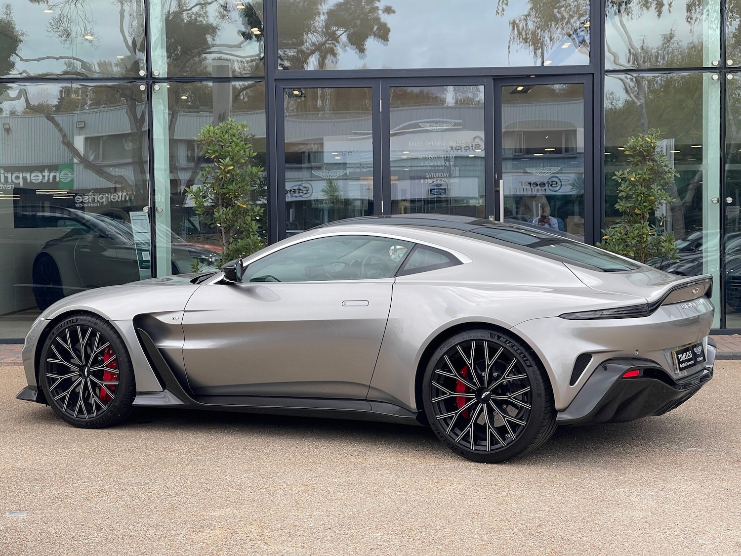 Used Aston Martin Vantage 2022 for sale - 76295002: Photo 2