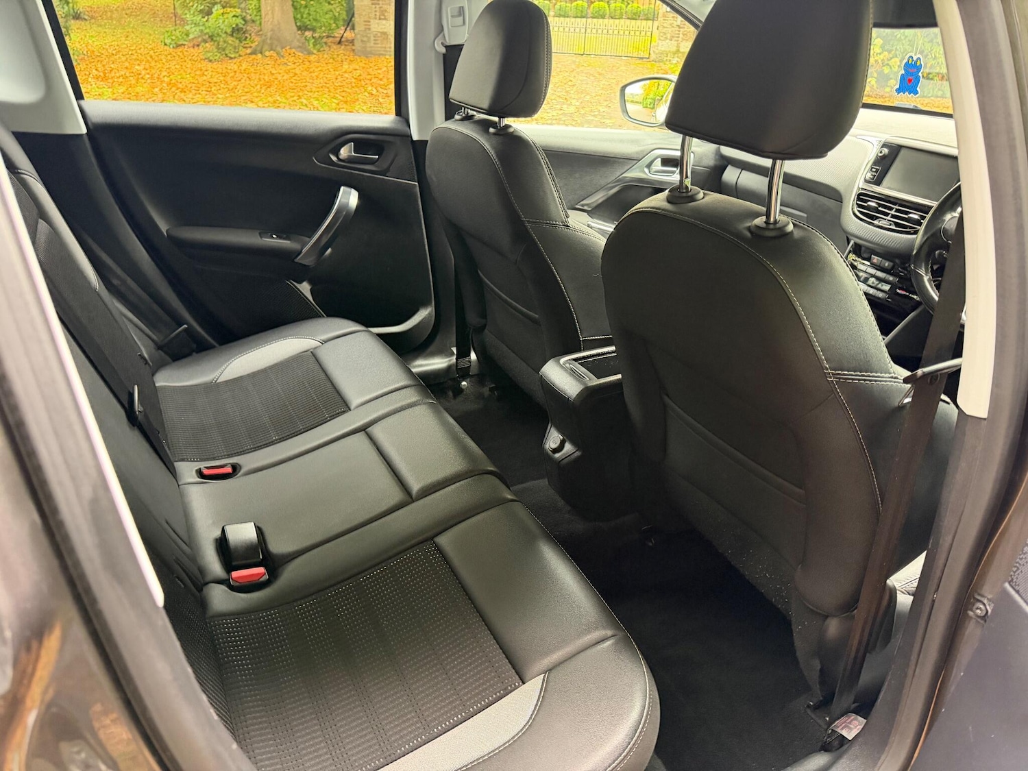 Used Peugeot 2008 2017 for sale - 76307061: Photo 12