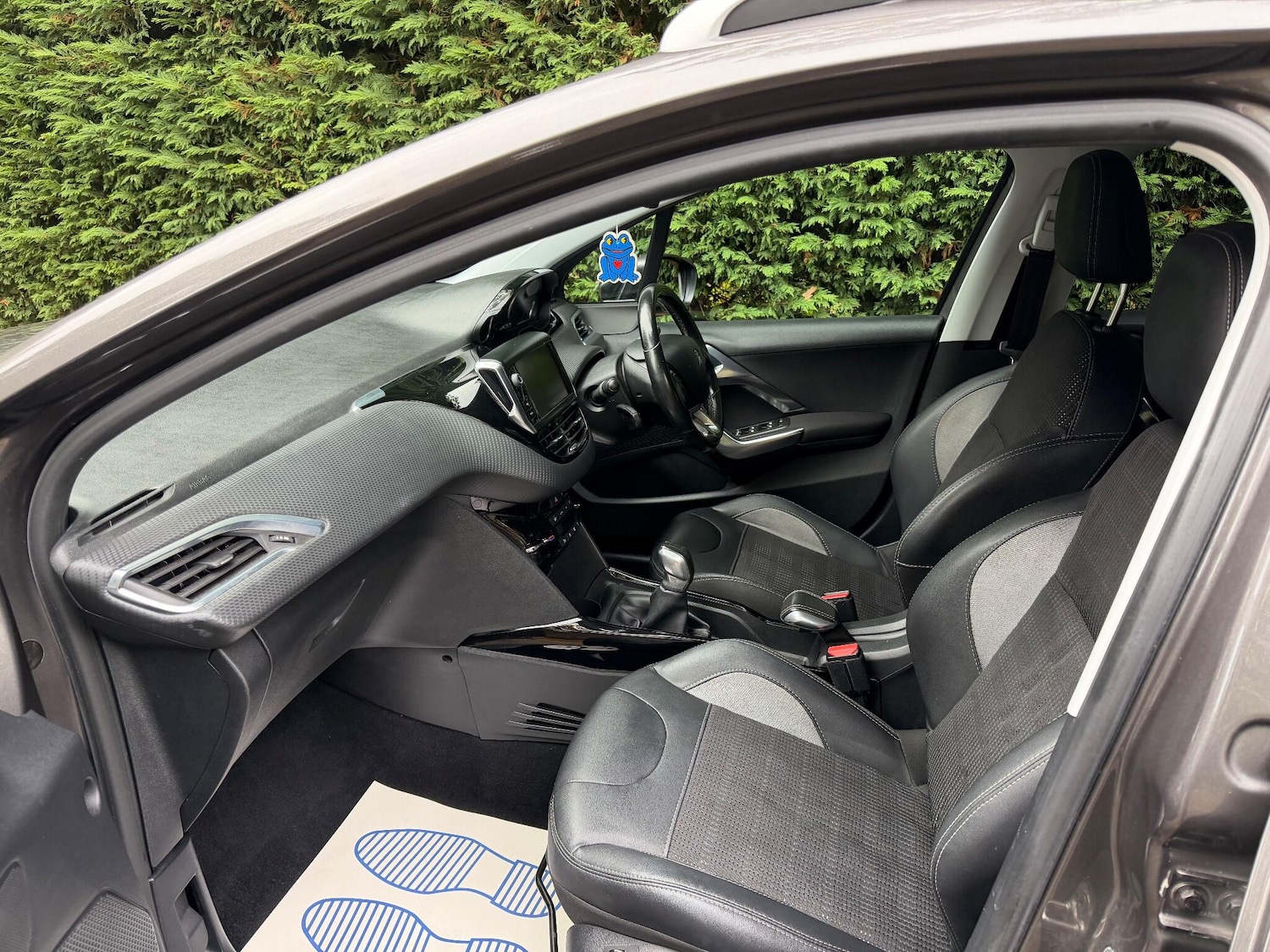 Used Peugeot 2008 2017 for sale - 76307061: Photo 2