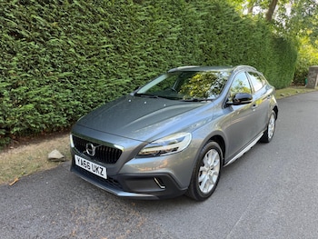 Used Volvo V40 Cross Country 2016 for sale - 76042495: Photo