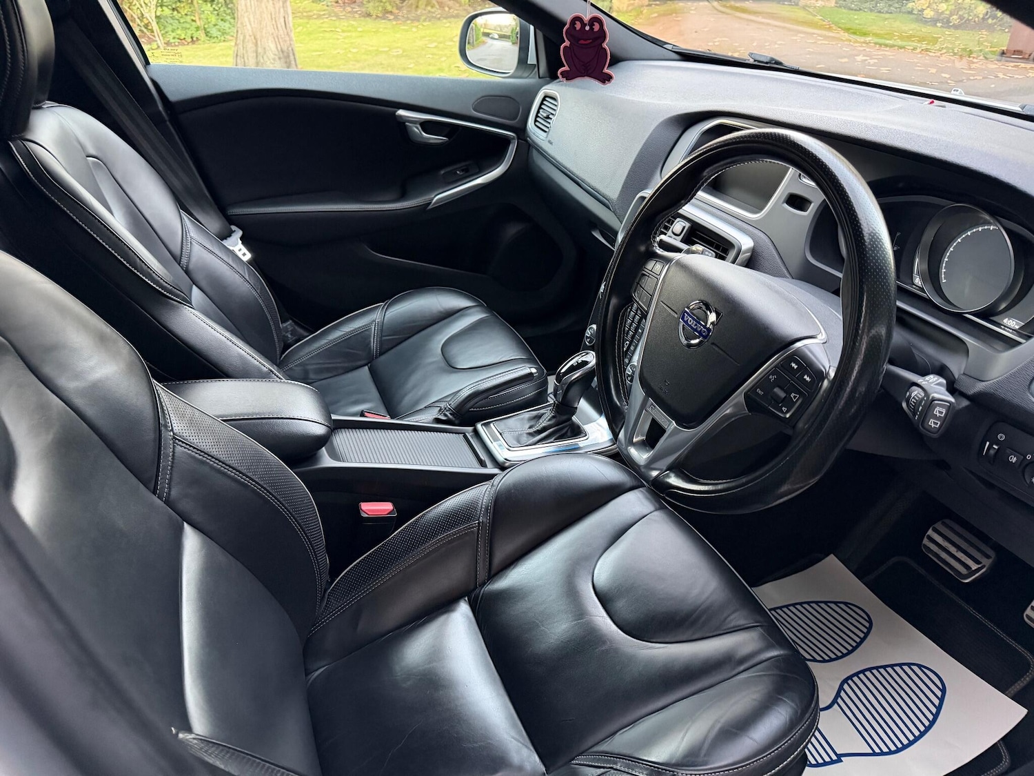 Used Volvo V40 2015 for sale - 76608253: Photo 13