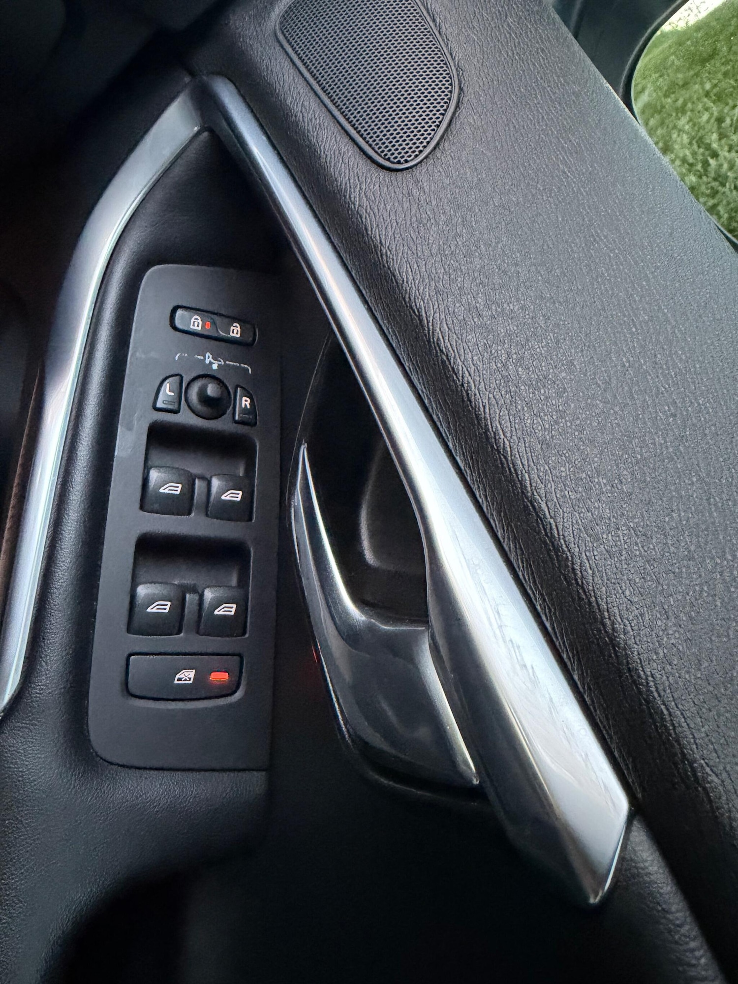 Used Volvo V40 2015 for sale - 76608253: Photo 19