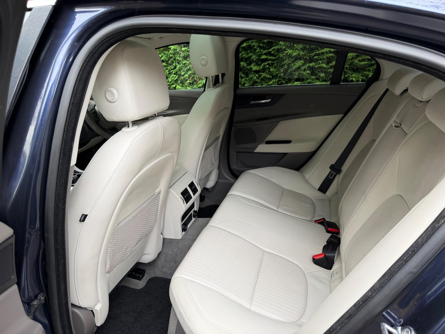 Used Jaguar XE 2016 for sale - 76360041: Photo 14