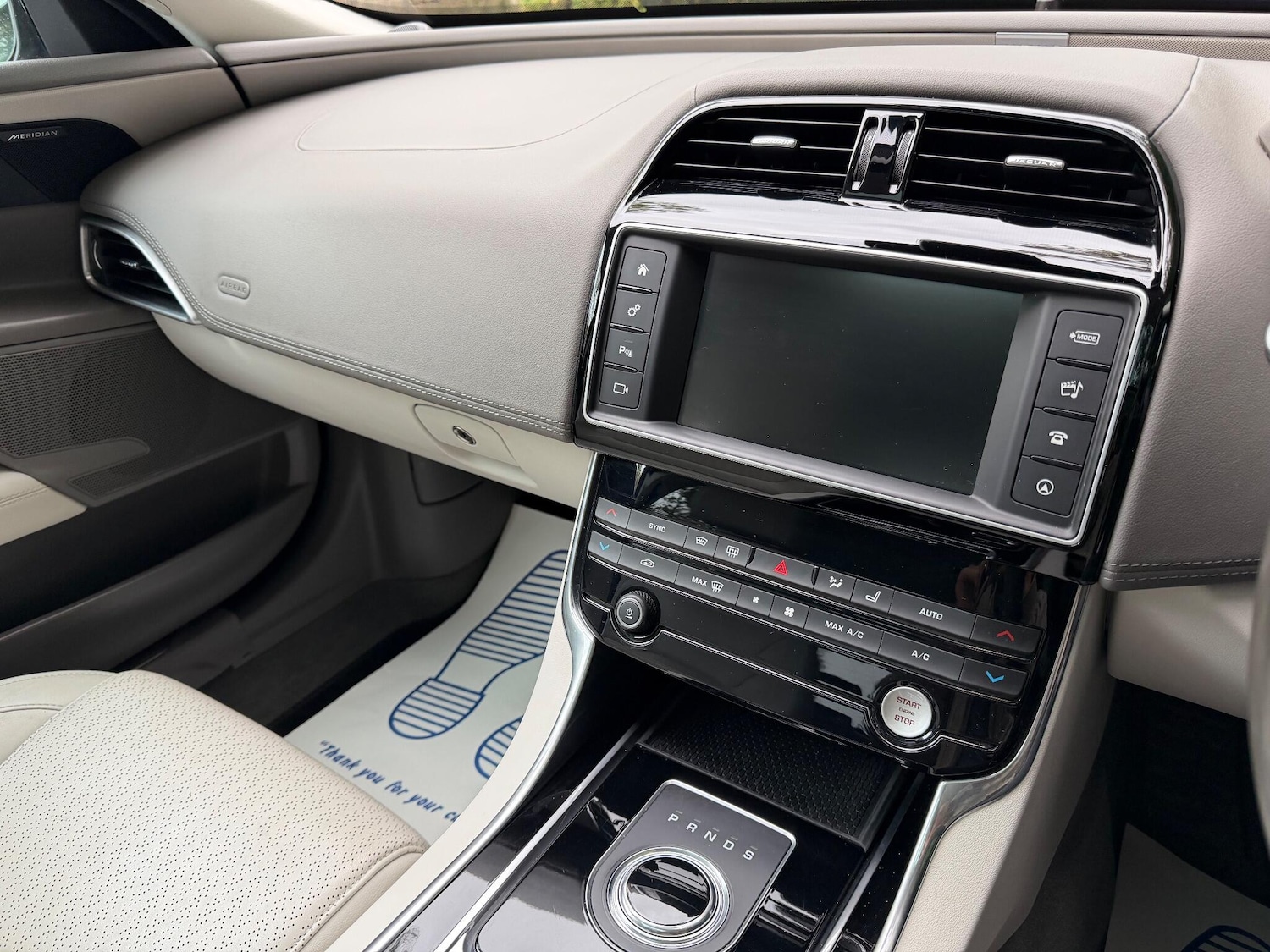 Used Jaguar XE 2016 for sale - 76360041: Photo 15