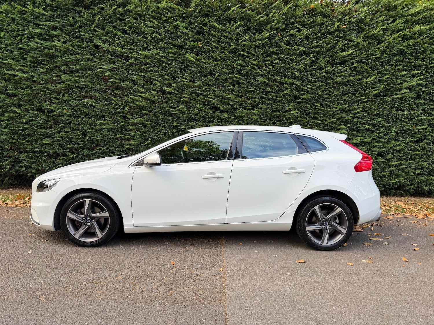 Used Volvo V40 2016 for sale - 76152472: Photo 10