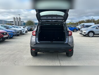 Used Renault Captur 2020 for sale - 76194709: Photo