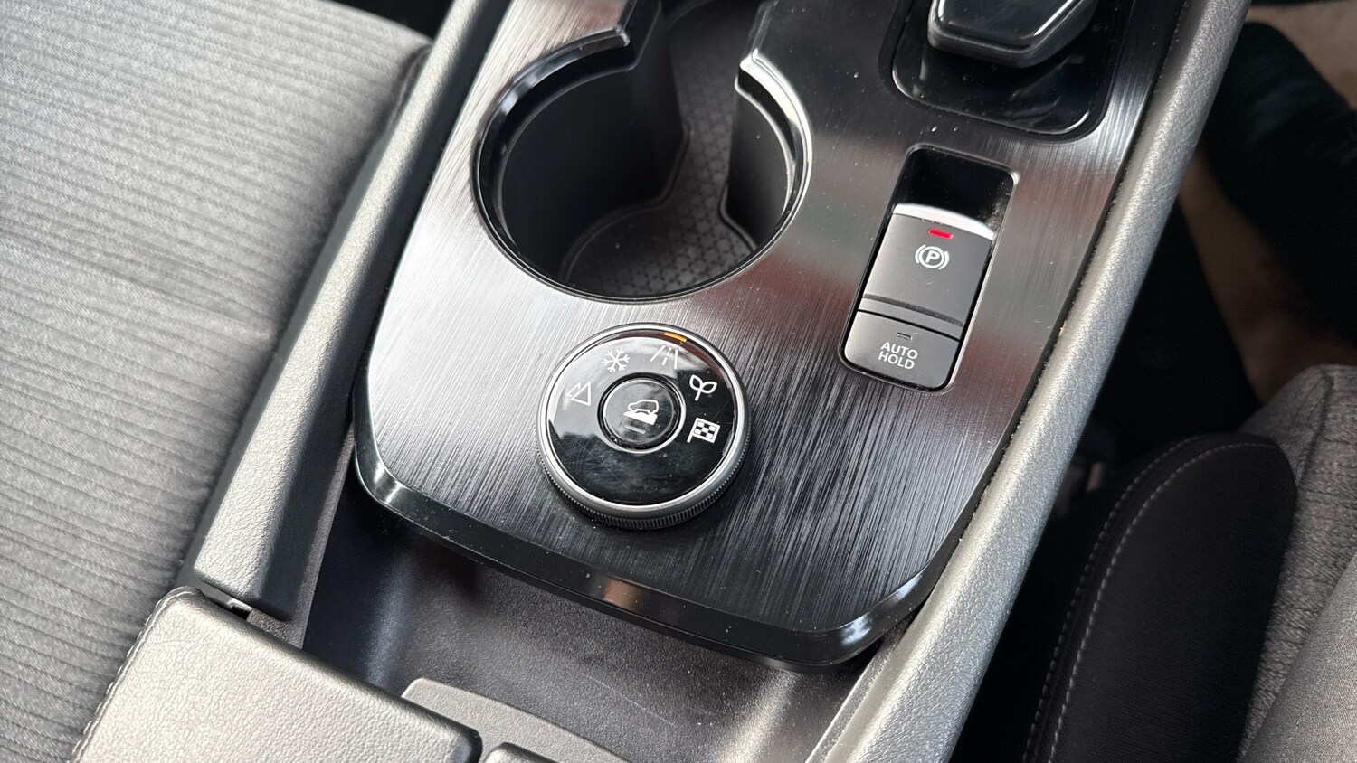 Used Nissan X-Trail 2024 for sale - 76504880: Photo 32